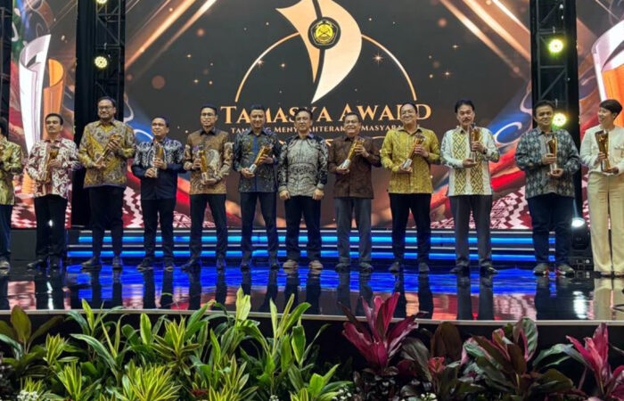 BSI menerima Tamasya Award 2023 atas kinerja Program Pengembangan dan Pemberdayaan Masyarakat.